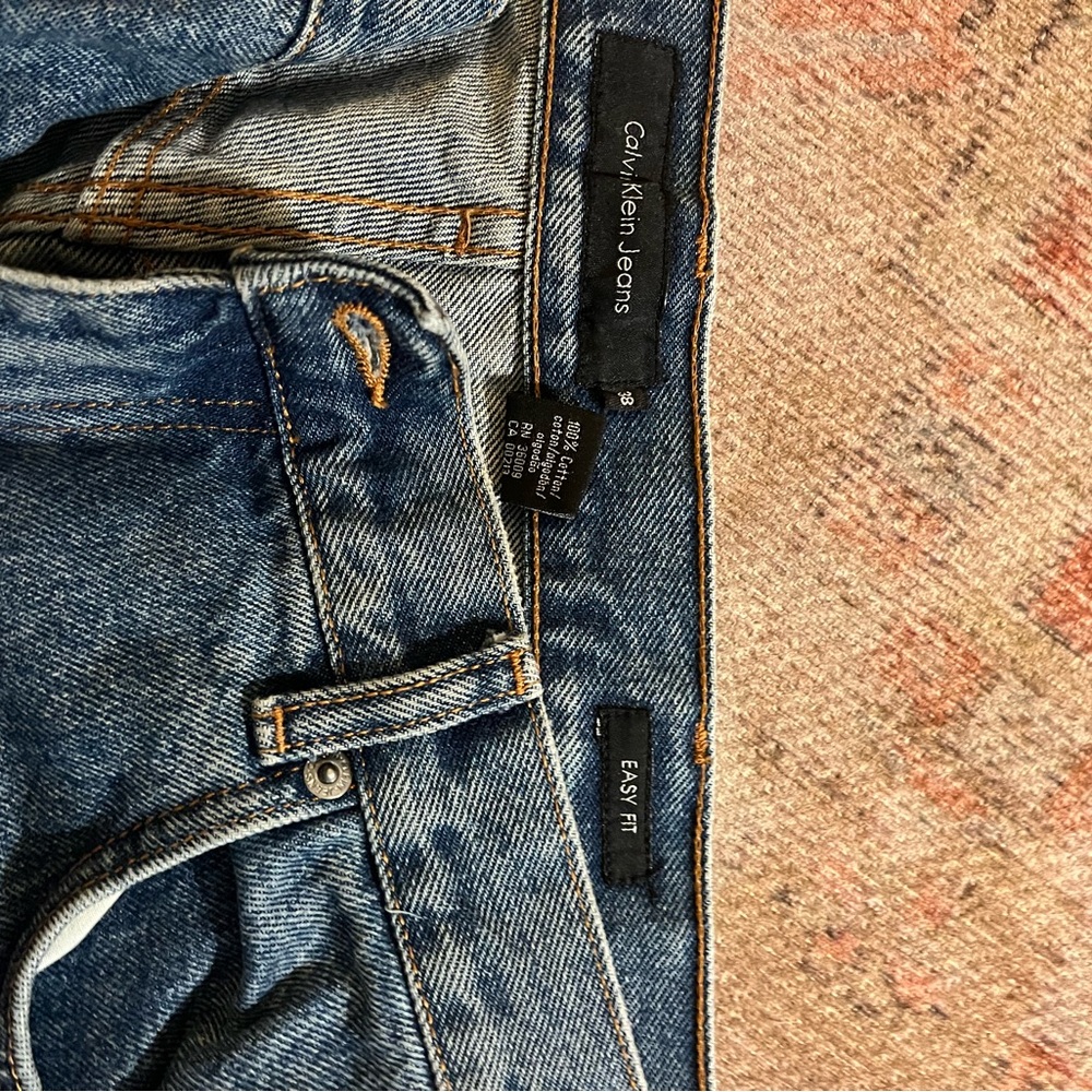 Vintage Levi’s medium wash easy fit jeans
